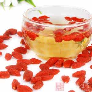 黑豆配枸杞功效翻倍 枸杞的营养 枸杞3种新吃法让效果翻倍