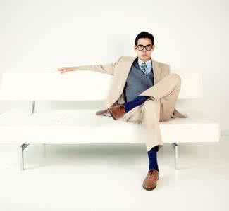 经常翘二郎腿的危害 经常翘二郎腿有什么危害