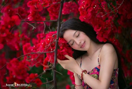 谁执笔为你绘丹青 为你执笔一世,只待你一个花开的季节【情感美文】