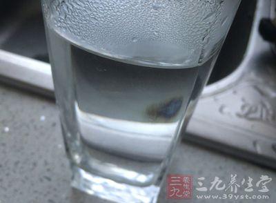 铜绿假单胞菌 北京发现4款铜绿假单胞菌严重超标矿泉水