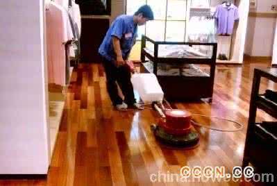 地板打蜡多少钱 地板打蜡多少钱 地板打蜡多少钱 如何给地板打蜡