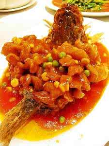 浇汁鱼的做法 《酸甜浇汁儿鱼/Fried Snapper with Sweet & Sour Sauce》