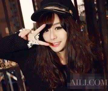 中长发烫发发型图片 时尚中长发烫发优雅显气质