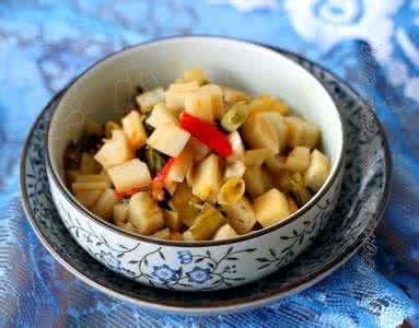 2016年精典粤菜特色菜 大热天你绝对不能错过的精典开胃菜——绝对让米饭扫光光的【酸辣藕丁】