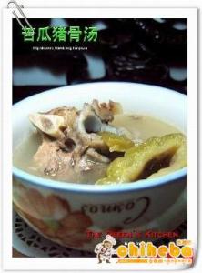 苦瓜猪骨汤 【详图细解】苦瓜猪骨汤的做法