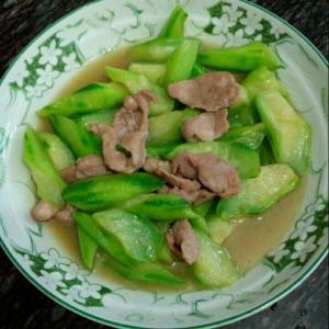 家常丝瓜炒肉的做法 丝瓜炒肉的做法