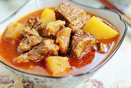土豆炖牛肉 牛肉搭配什么炖最好吃？土豆炖牛肉最下饭