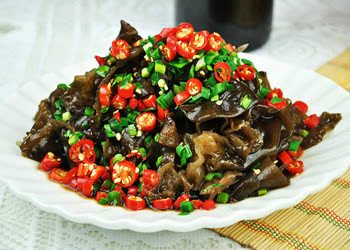 杭椒小炒肉 人气家常菜  杭椒炒肉让你胃口大开
