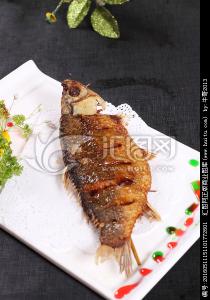 干煎鲫鱼 干煎河鲫鱼