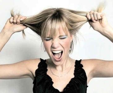 熬夜头发出油 头发容易出油 头发易出油 熬夜重口味压力大是罪魁祸首 头发容易出油