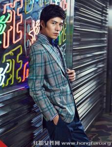 陈学冬性格 陈学冬格纹俏皮混搭