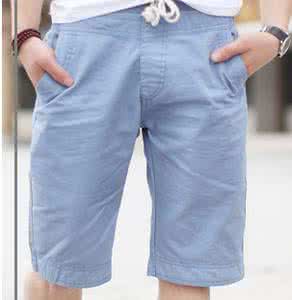 浅蓝色短裤配上衣图 浅蓝色短裤配什么上衣