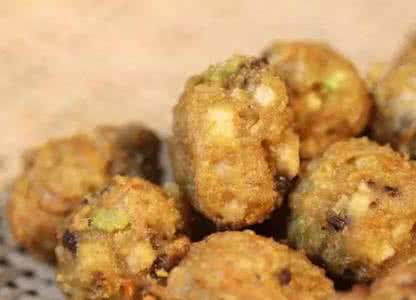 炸素丸子的家常做法 素食推荐：炸素丸子