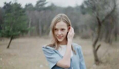 站起来世界属于你作文 站起来世界就属于你