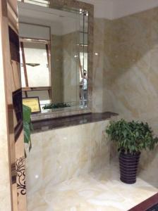 丑女前妻大变身 且看行云 瓷砖大变身 且看身怀绝技的功能性瓷砖