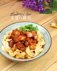 小炖肉刀削面 香到无法停嘴：【小炖肉刀削面】