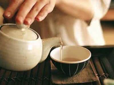 冬虫夏草 茶叶 一辈子可以喜欢很多人 茶叶喝得好，胜过冬虫夏草！很多人喝了一辈子，都不明白