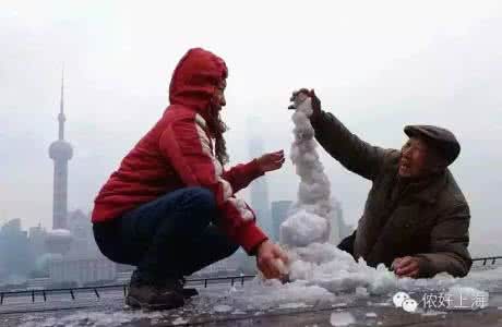 认真的雪 上海终于下了一场认真的雪，一下就美成了天堂！