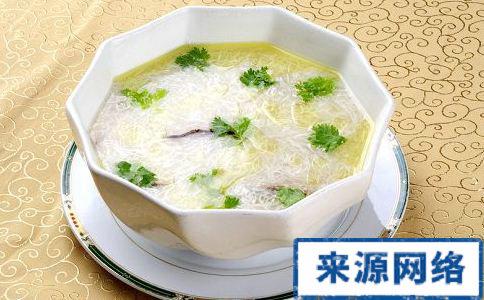 冬季要注意饮食清淡 冬季女性 饮食不宜太清淡