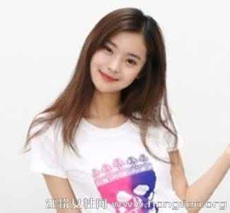 什么脸型适合中分直发 中分直发 中分直发适合什么脸型 适合自己的中分直发发型图片