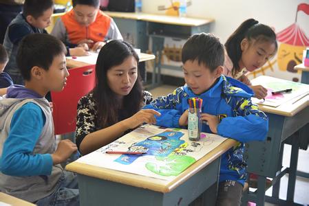 高校青年教师培养计划 超3/4高校青年教师有参政意愿 九成多愿作看客