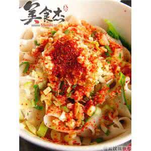 刀削油泼面图片 刀削油泼面