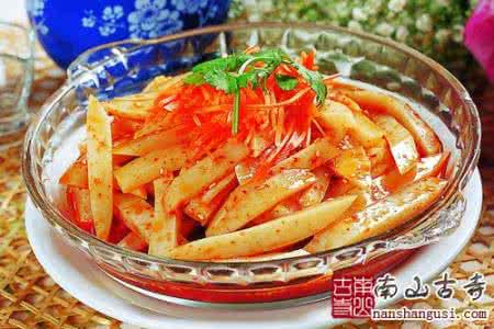 酸辣萝卜条的泡制方法 素食推荐：韩式辣萝卜条