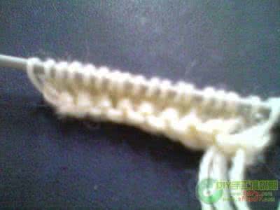 平针起针不卷边的织法 编织技巧---平针不卷边的织法！_