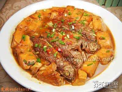 红烧小黄鱼豆腐的做法 小黄鱼炖豆腐的做法