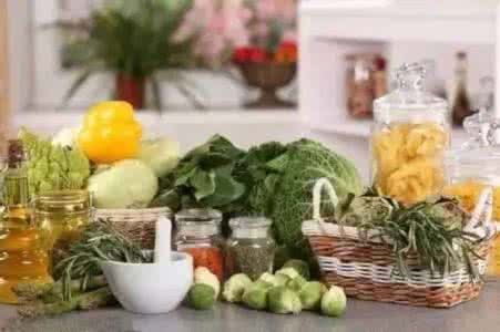 晚上不洗脚等于吃补药 10种超级健康食物 比吃补药都好使