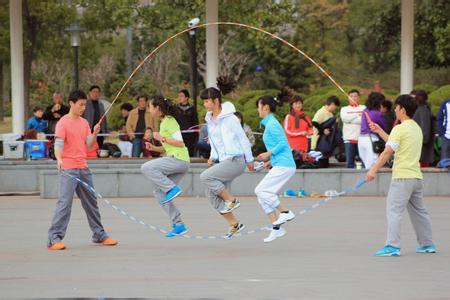 跳绳花样有哪些 跳绳花样有哪些 跳绳都有哪些花样