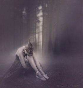 拼命奔跑 华丽跌倒 含泪奔跑，华丽跌倒