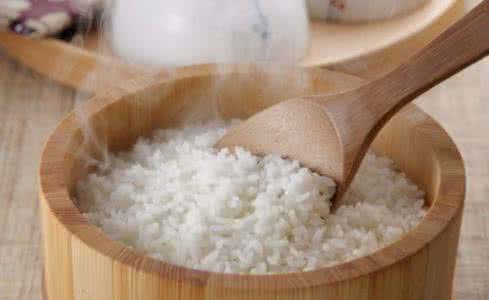 蒸米饭常犯3个错 蒸米饭常犯3个错 怎样煮米饭营养又健康？
