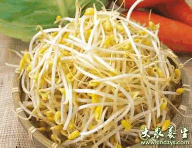 豆芽的生长过程 豆芽的生长过程 平时人们所吃的“黄豆芽”，主要是由种子在萌发过程中的哪一部分发育而来的 A．子叶B．胚芽C．胚轴D