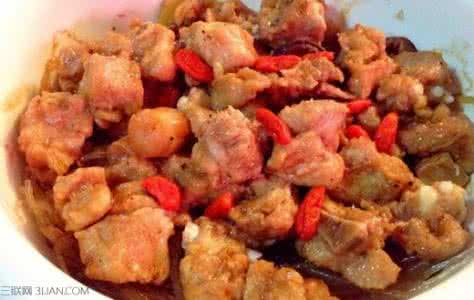 芋头蒸排骨怎么做好吃 蒸排骨怎么做好吃