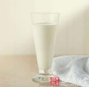 一杯豆浆的营养成分 每天一杯鲜豆浆 营养保健康