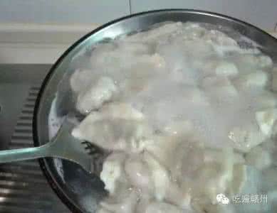 煮饺子用冷水还是热水 【实用】煮饺子用热水还是冷水？99%的人这么多年都错了！