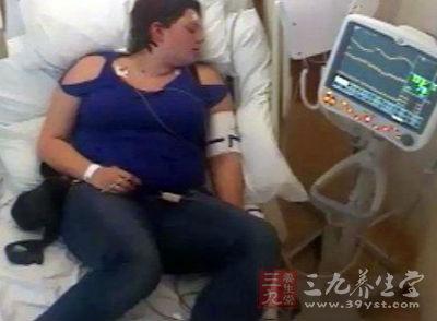 英国大学健康与疾病学 英国女子患罕见疾病 一年内死亡36次  　　