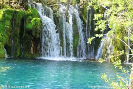 九寨沟的瀑布 迷人的九寨沟瀑布