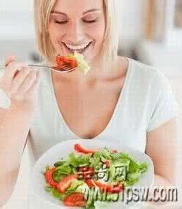 赵雅芝容颜不老秘密 蜂蜜搭一物喝出不老容颜