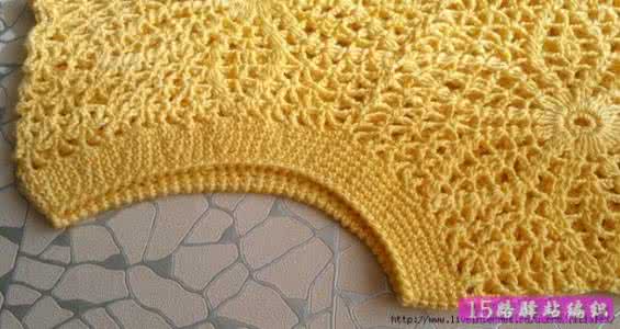 六瓣花的钩针拼接方法 女装 六瓣单元花拼接而成的美丽背心裙图解