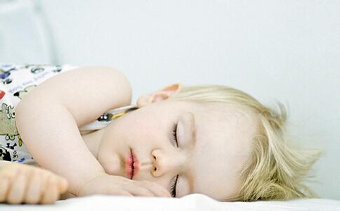 三个月宝宝睡眠不好 三个月宝宝睡眠不好 三个月宝宝睡眠不好要怎么办