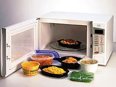 金属放入微波炉 5种食物不宜放入微波炉