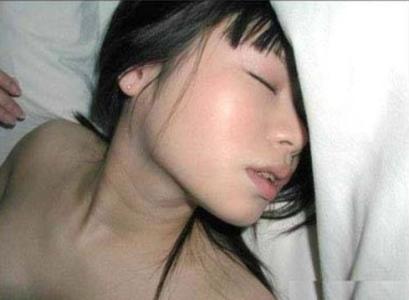 口述:男人眼中女友的高潮:提问:女人在达到高潮时都是什么样的表现呢