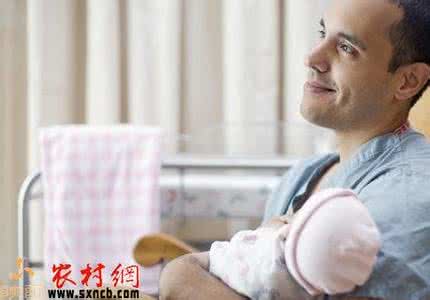 婴儿不爱喝水怎么办 婴儿不爱喝水怎么办 孩子的智商跟爱不爱喝水挂钩？看专家是怎么分析的