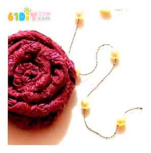 用布条怎么做玫瑰花 漂亮的玫瑰花----只用一根简单的布条制作