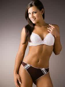 化解尴尬的话 化解尴尬的话 正确选择Bra 助你化解腋窝尴尬