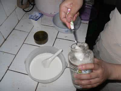 家庭酸奶的简易做法 老酸奶好吗 家庭自制老酸奶的做法,家庭自制老酸奶怎么做好吃,家庭自制老酸奶的家常做法