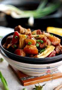 砂锅红烧肉的做法 用砂锅做出来的红烧肉口感更滋润 ——【豆腐结烧肉】(附豆腐结的做法)