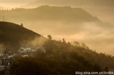 荒凉的山坡 一座荒凉的山坡 一座山坡惊艳了整个四川,德阳出发,2小时就到!